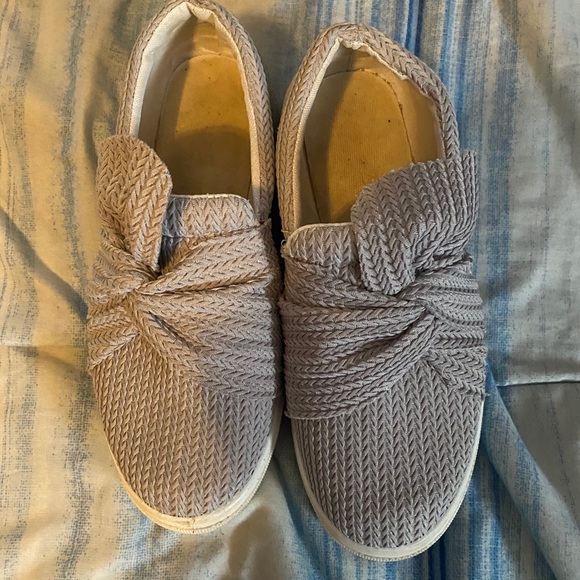Gray slip on shoes - Picture 2 of 2